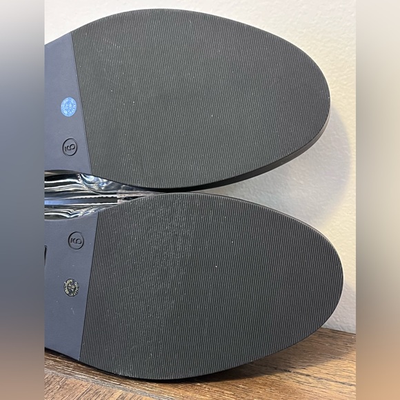 NWOT Worthington Silver Penny Loafers Womens size 9 - Picture 10 of 11